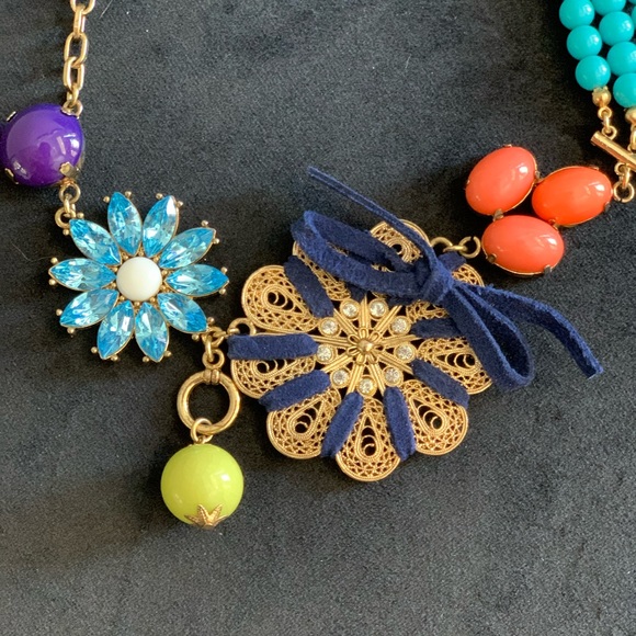 Statement Necklace - Picture 2 of 3